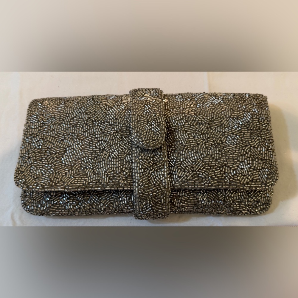 NWOT Silver Sequin Women’s Evening Bag - Valerie Stevens brand. - Picture 2 of 10